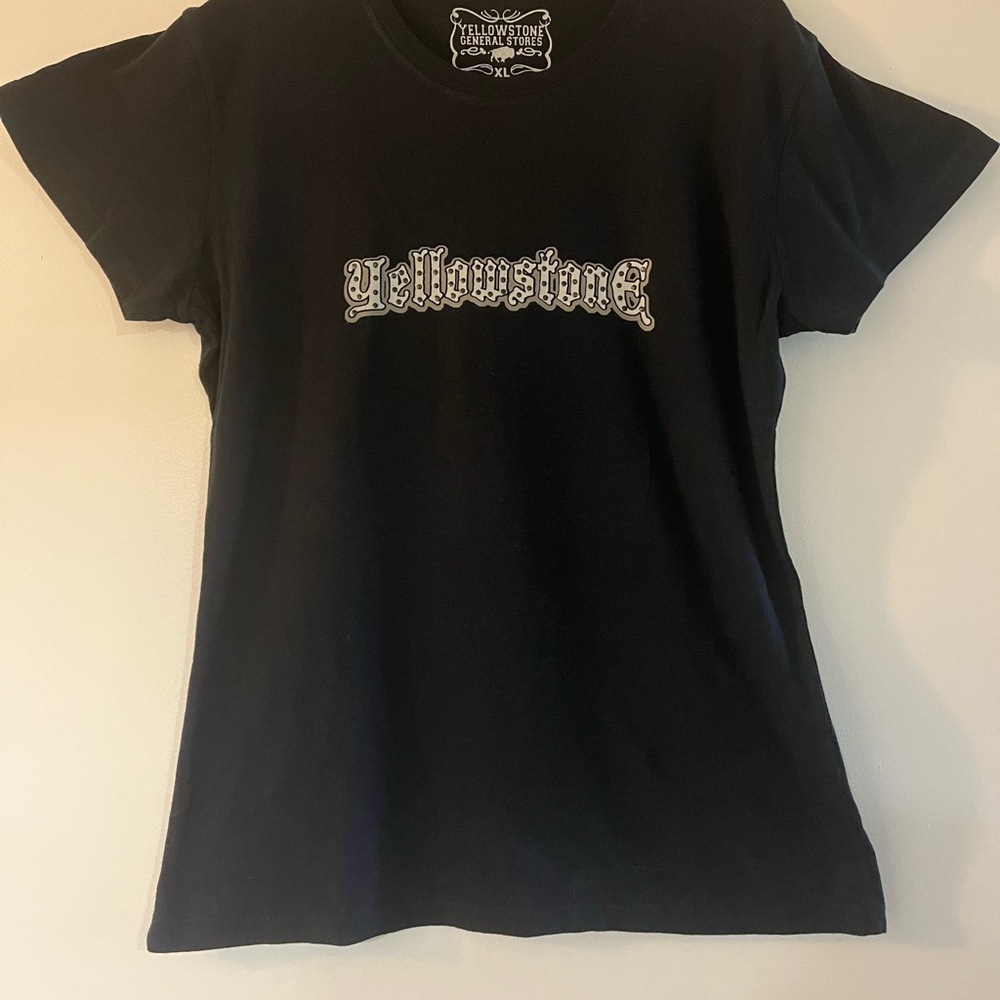 Black Women’s Yellowstone Graphic T-Shirt